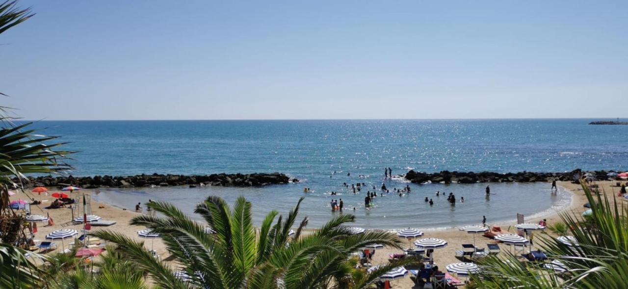 סקוליטי Hotel Sul Mare Al Gabbiano מראה חיצוני תמונה